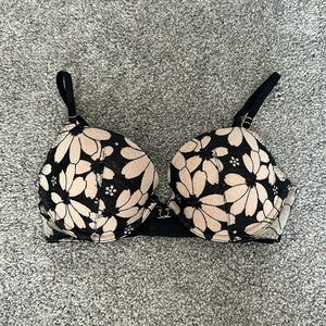 NWOT VS lace push up bra